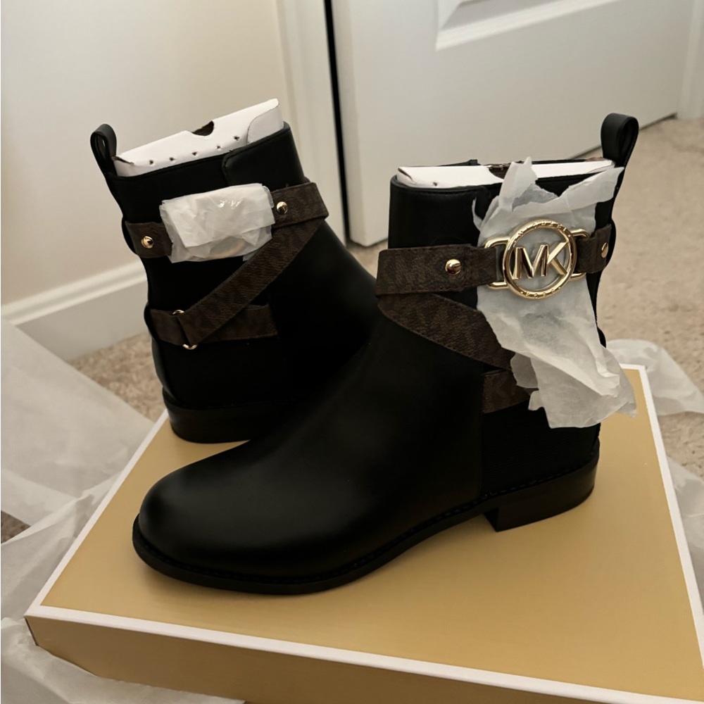 Michael Kors bootie new w/box
